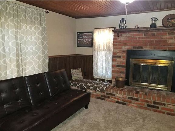 Den/office/2nd living room.