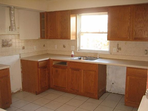4th image of 83 Chadwick Ave