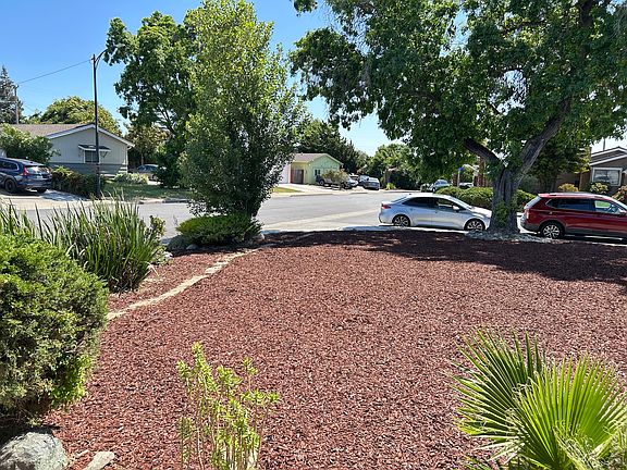 3rd image of 15001 Freeman Ave