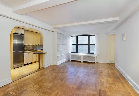 3rd image of 35 W 92nd St #2F
