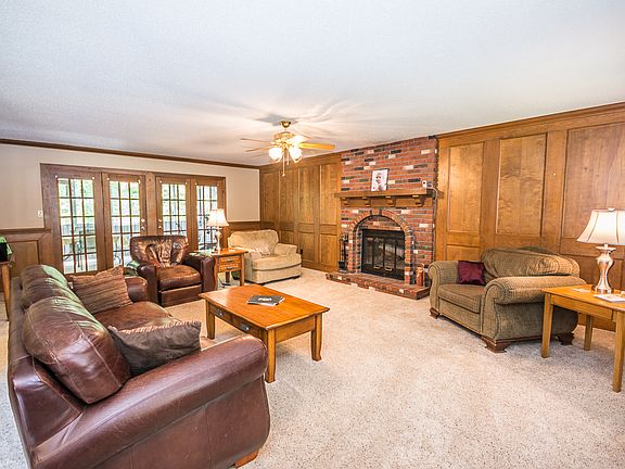 2nd image of 6827 Bear Creek Dr