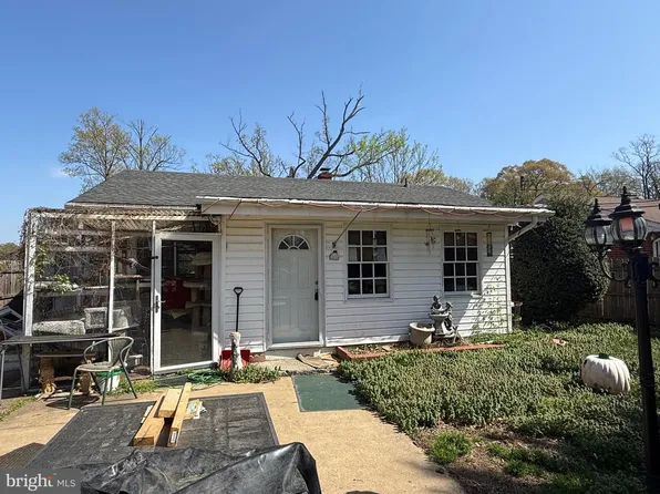 2622 Groveton St, Alexandria, VA 22306