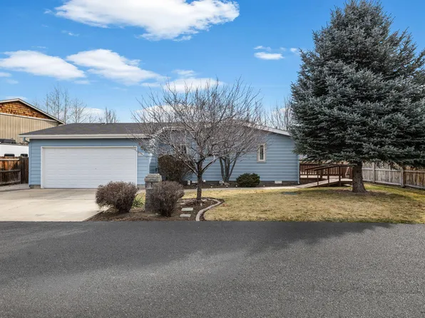 2108 NE 6th St, Redmond, OR 97756