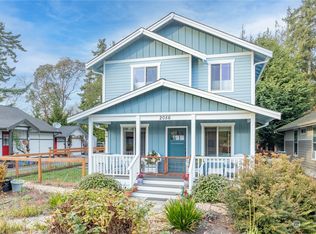 2056 11th St, Port Townsend, WA 98368