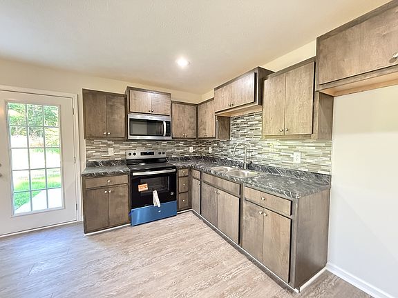 5th image of 1145 Stewart Ln