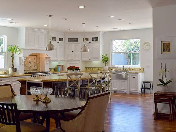 2nd image of 550 Country Club Ln