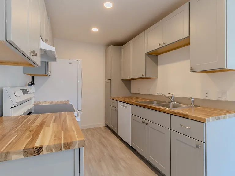 Ingalls Avenue Apartments — Photo 19