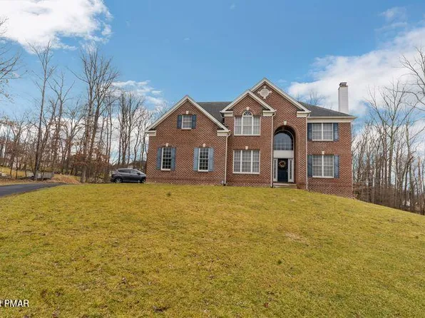 94 Hampton Dr, Mount Bethel, PA 18343