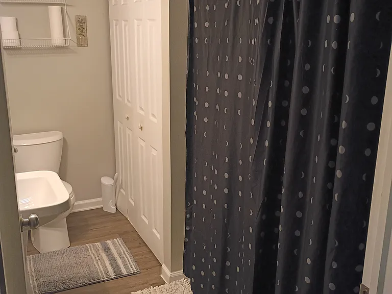906 Colonial Dr — Photo 11
