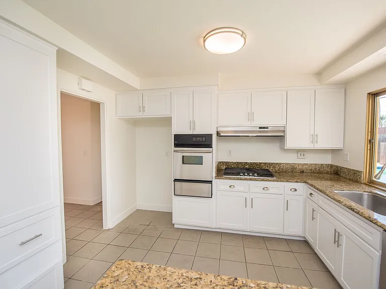3069 Hayes Ave — Photo 7