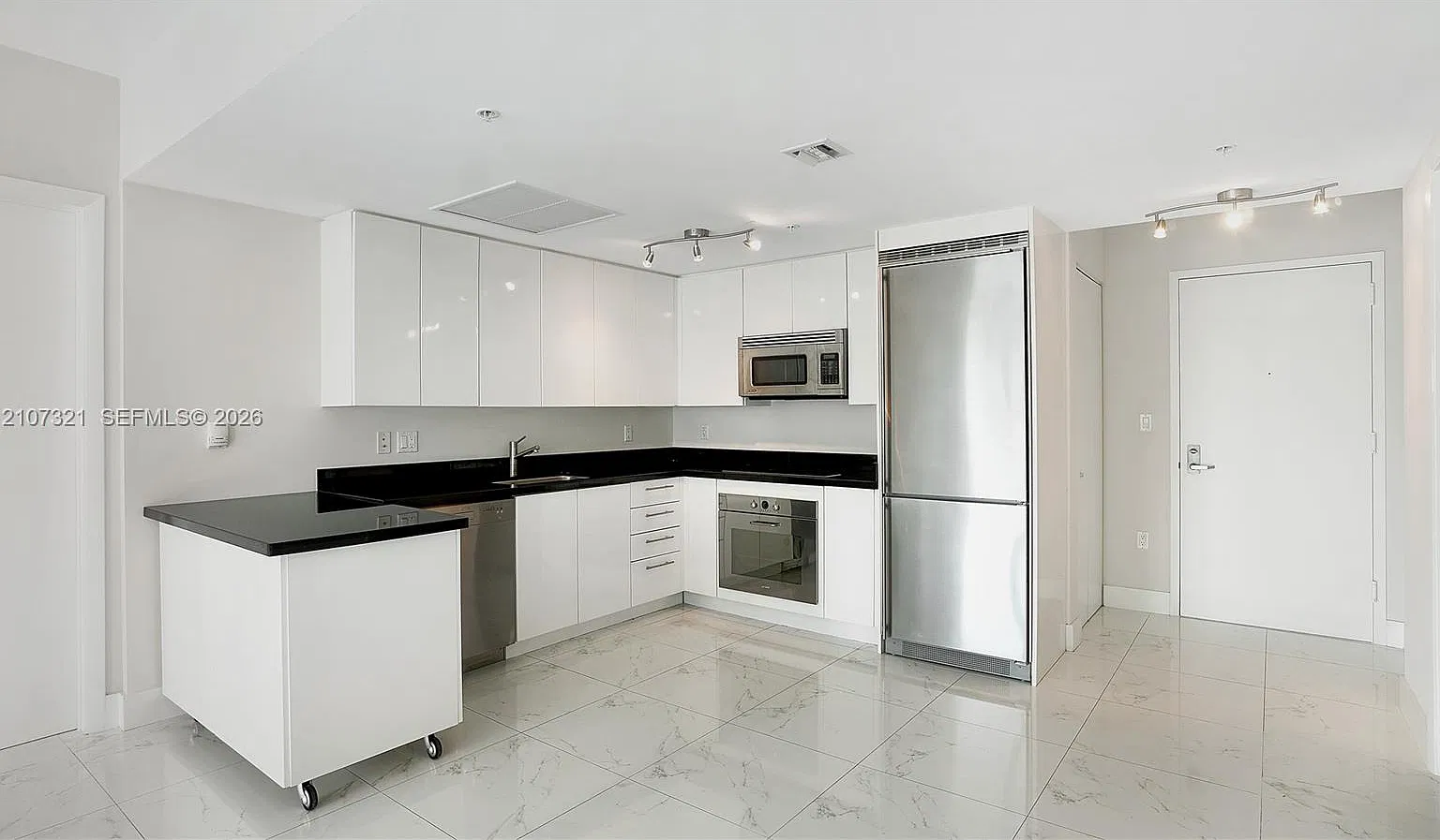 Mint Condo — Photo 3