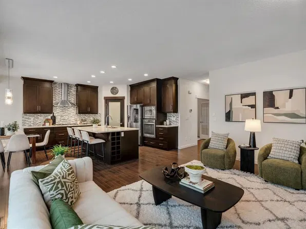 101 E Evansborough Grn NW, Calgary, AB T3P 0M8