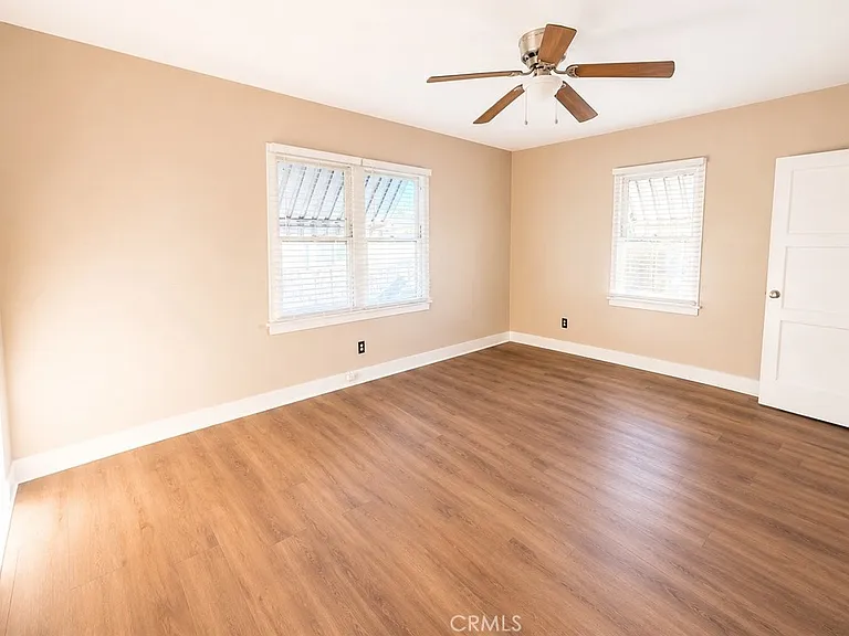 103 S Ardmore Ave — Photo 21