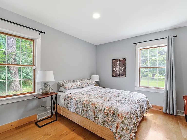 10200 Grandview Rd — Photo 15