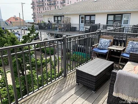 65 W Broadway — Photo 4