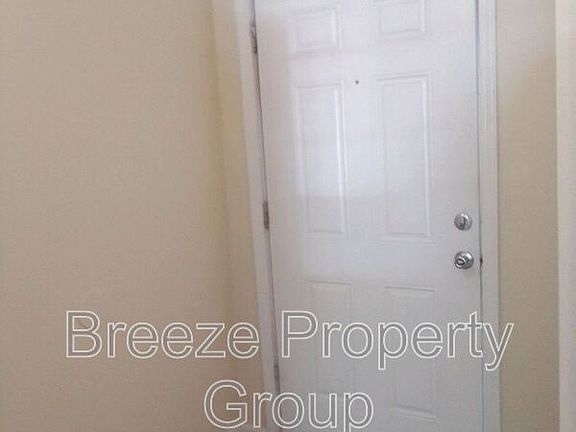 5th image of 624 Hope St