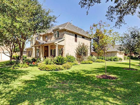 3rd image of 2502 Summer Haven Ln