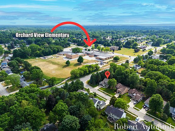 2nd image of 2825 Coppergrove Dr NE