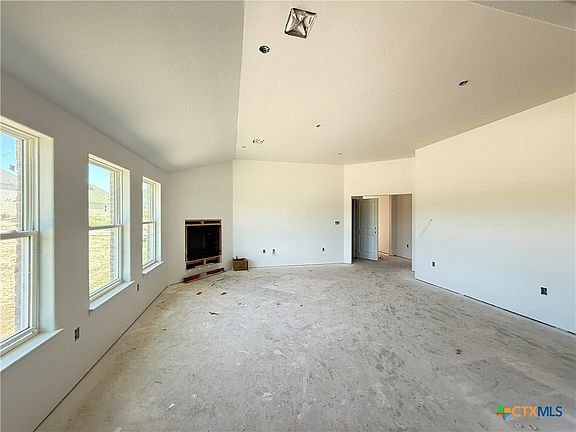 3rd image of 5242 Lassen Ln