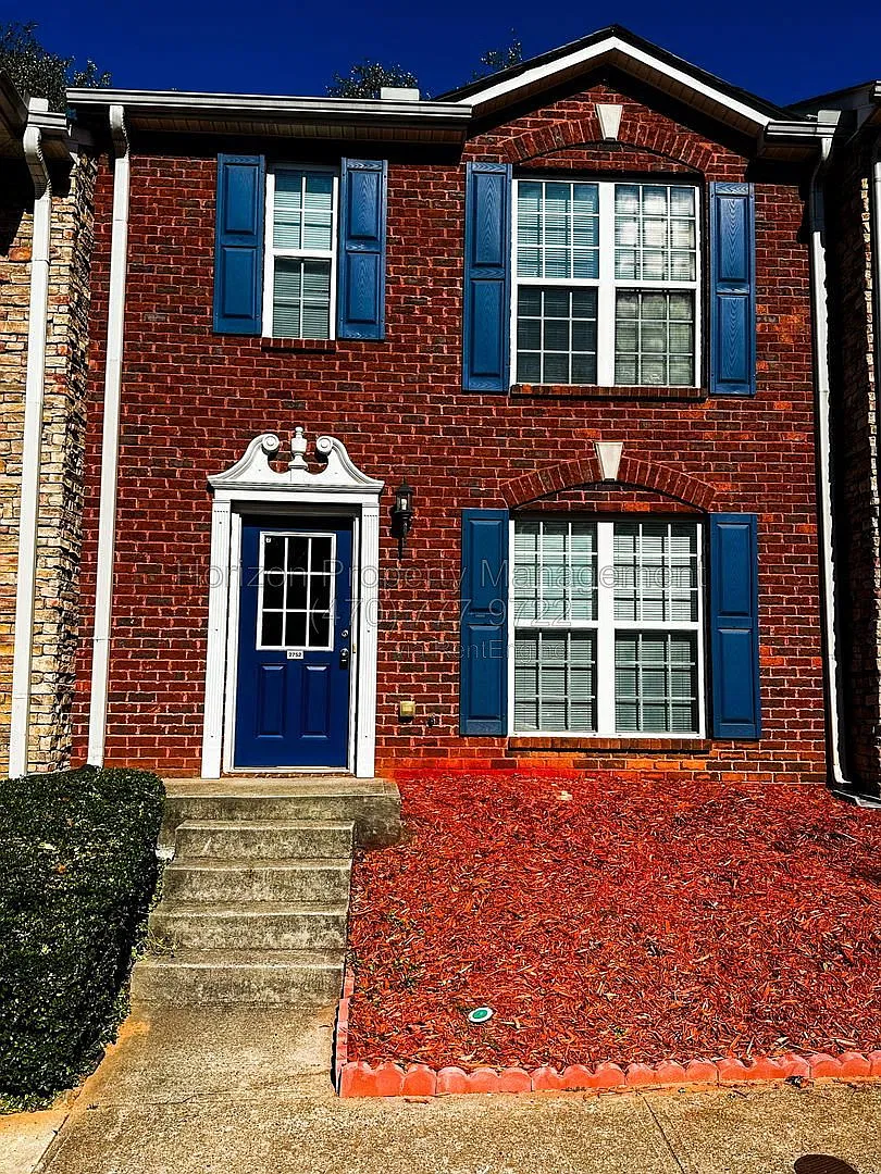 3 bed, 2.5 bath, 1372 sqft, $1,625 — Photo 1
