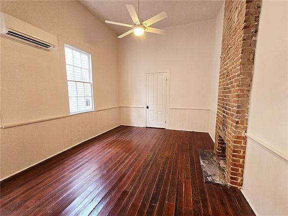 2nd image of 1121 Antonine St #1C