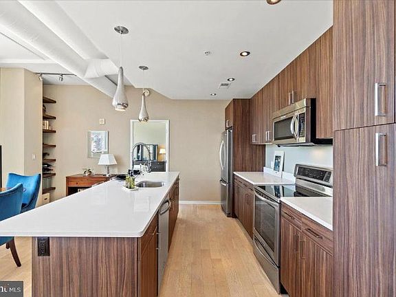 4th image of 3409 Wilson Blvd Unit 707