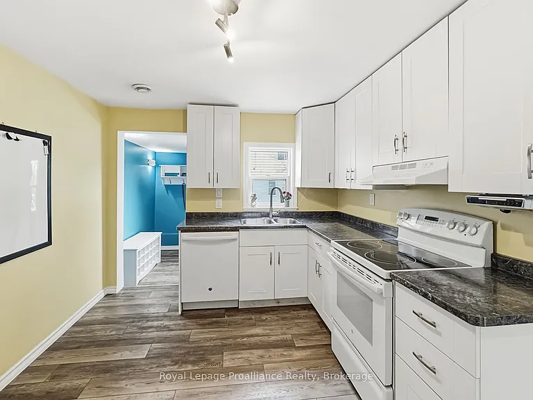 91 Lywood St — Photo 6