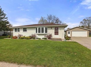 1464 Orchard Dr, Kaukauna, WI 54130