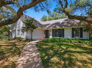 2804 E Loma Vista Ave, Victoria, TX 77901