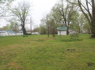 1019 N Oak St, Buffalo, MO 65622
