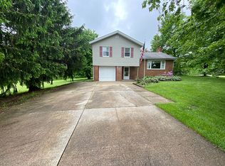 9672 Tallmadge Rd, Diamond, OH 44412