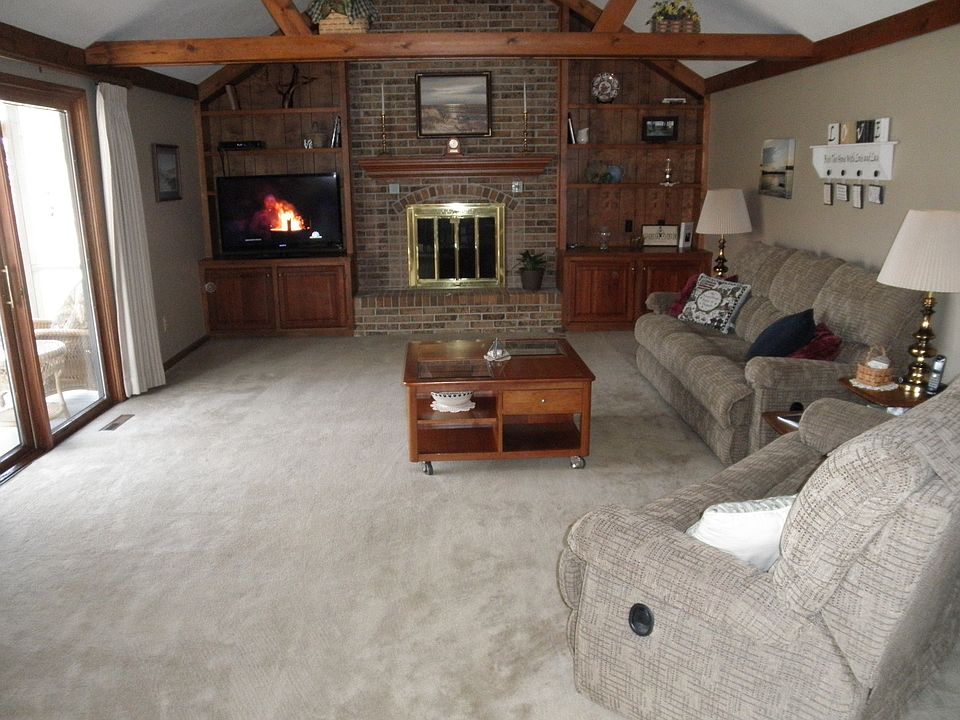 1st image of 22698 Remington Ct