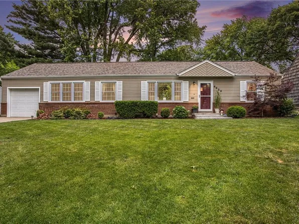 4520 W 54th Ter, Roeland Park, KS 66205