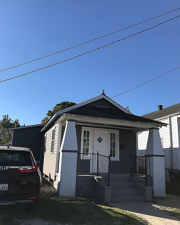 1st image of 609 Wagner St