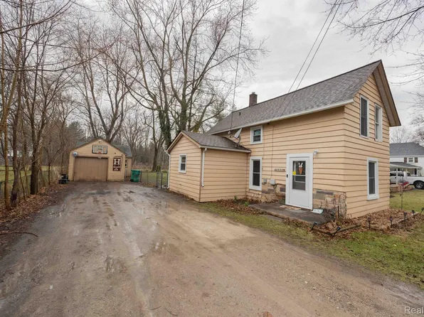 8908 Augusta St, Willis, MI 48191