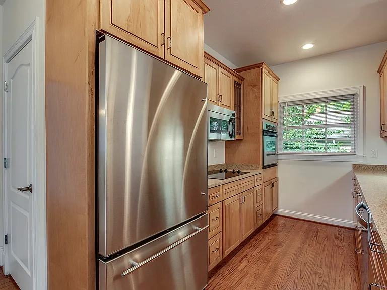111 Daleyuhski Way — Photo 8