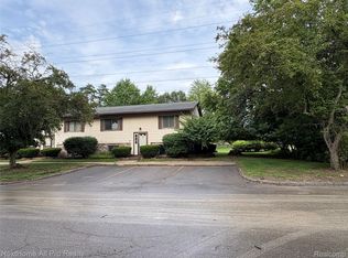 38032 Hixford Pl, Westland, MI 48185