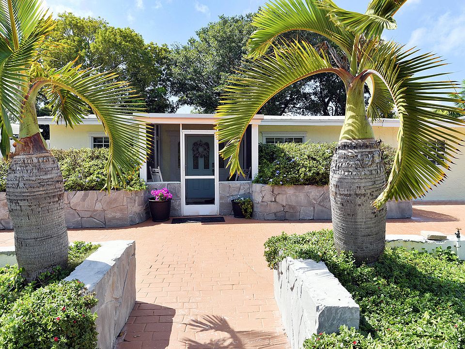 1st image of 179 N Coconut Palm Blvd