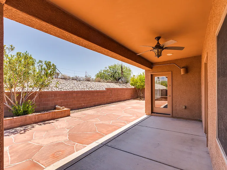 677 W Pizzicato Ln — Photo 44