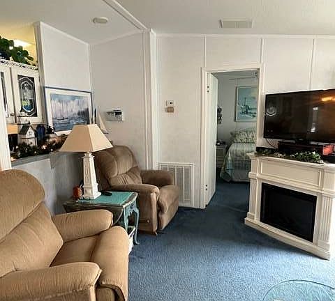 5th image of 792 Petunia Way