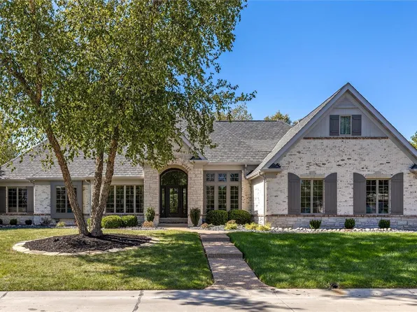 45 Windcastle Dr, Saint Charles, MO 63304
