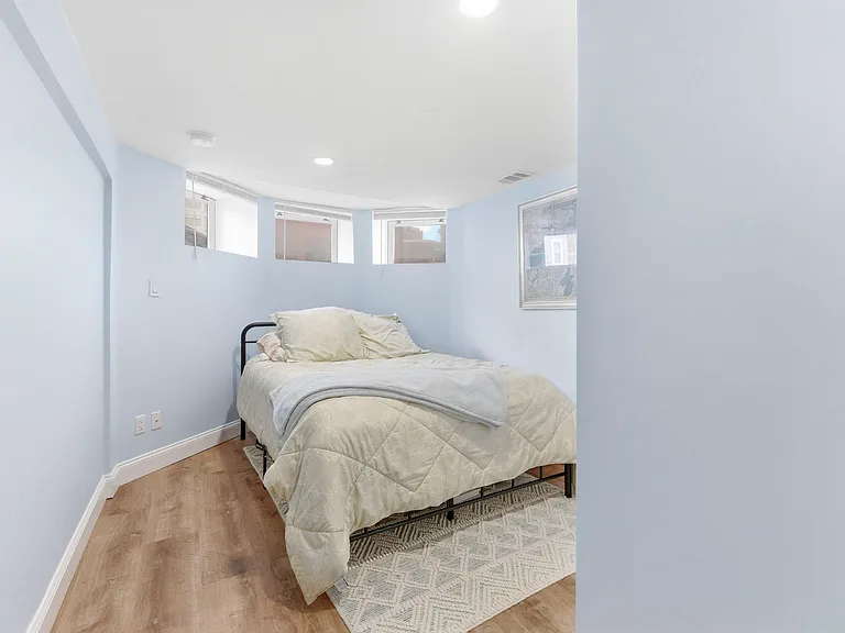 865 E 2nd St #1 — Photo 16