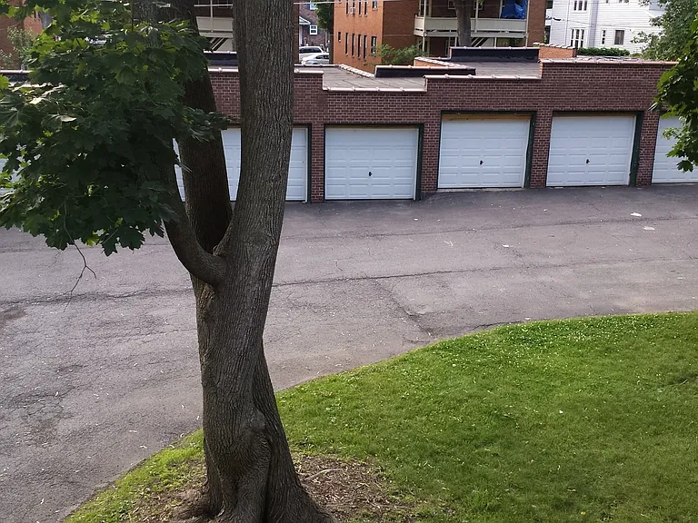148 Manning Blvd — Photo 8
