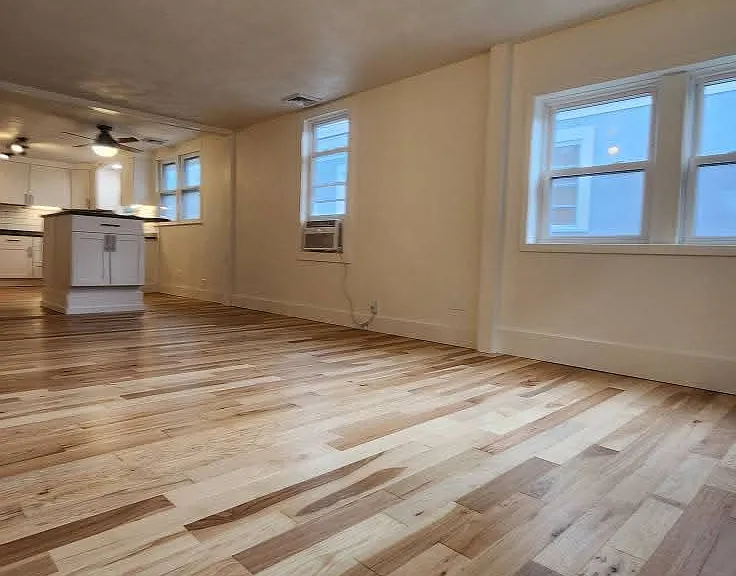 2432 Glenwood Rd — Photo 10