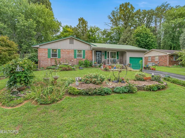 1310 Topside View Dr, Maryville, TN 37803
