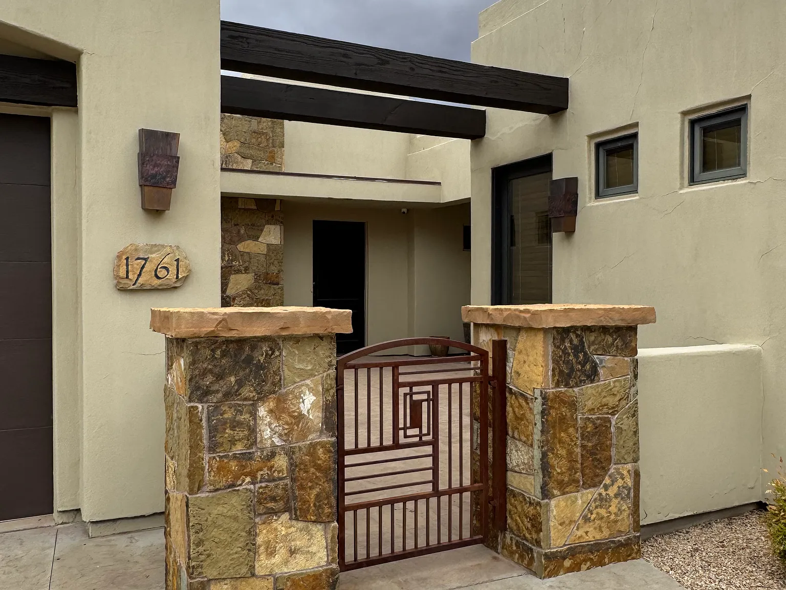 4 bed, 2443 sqft, $4,700 — Photo 3