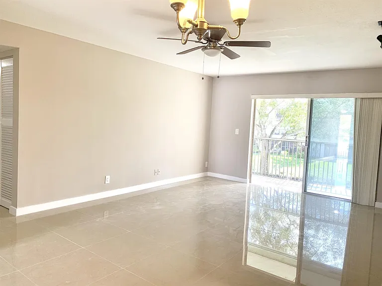 2750 Forest Hills Blvd #208 — Photo 9