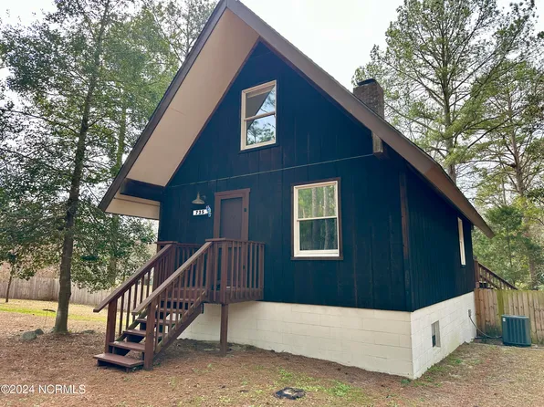 735 E Philadelphia Avenue, Pinebluff, NC 28373