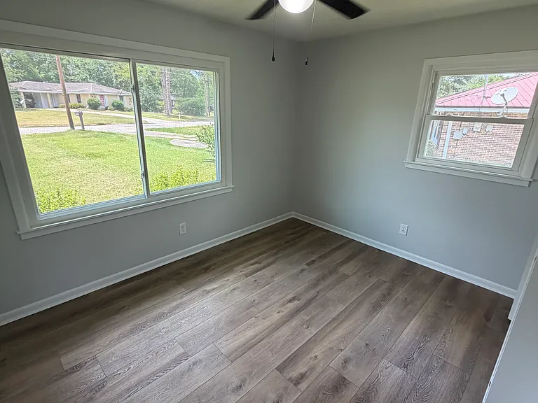 508 Lagrand Dr — Photo 5