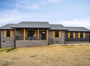 1004 N Spring St, Sparta, TN 38583